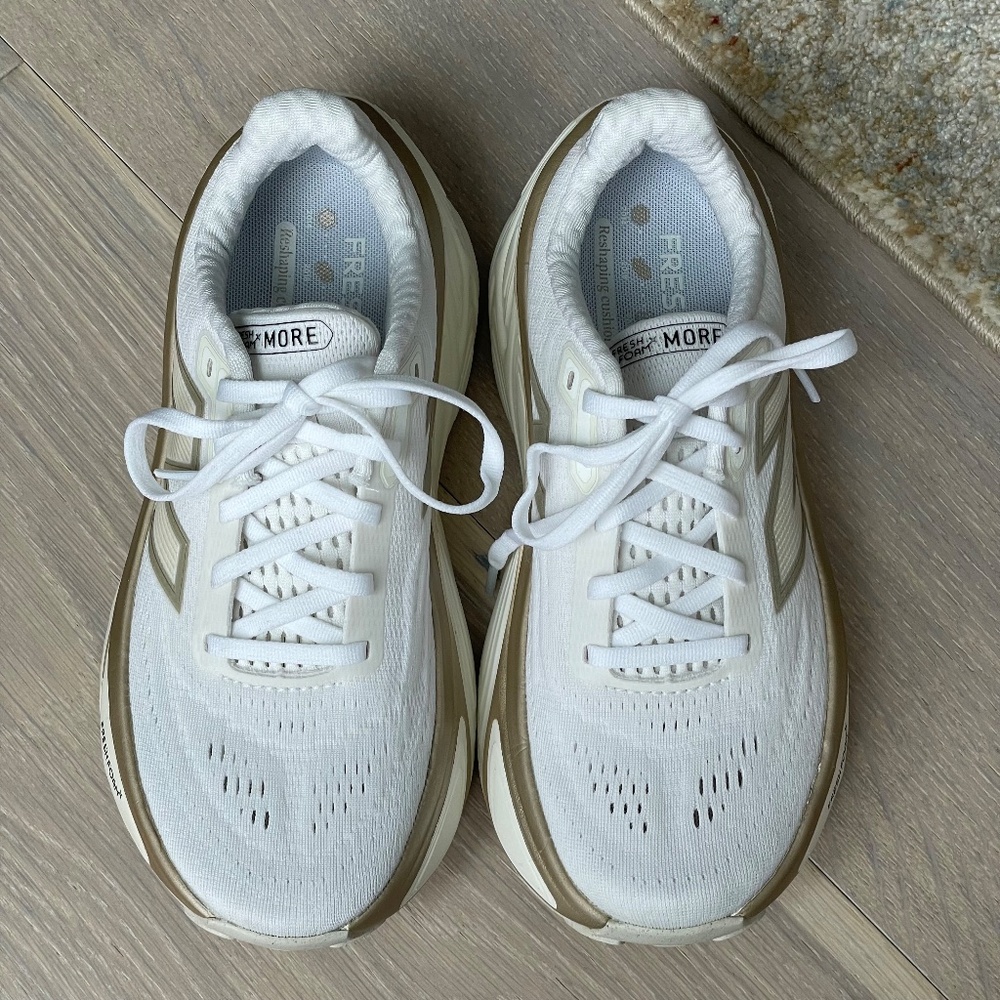New Balance Fresh Foam More v5, White/Sea Salt, Size 6.5 - Picture 4 of 16